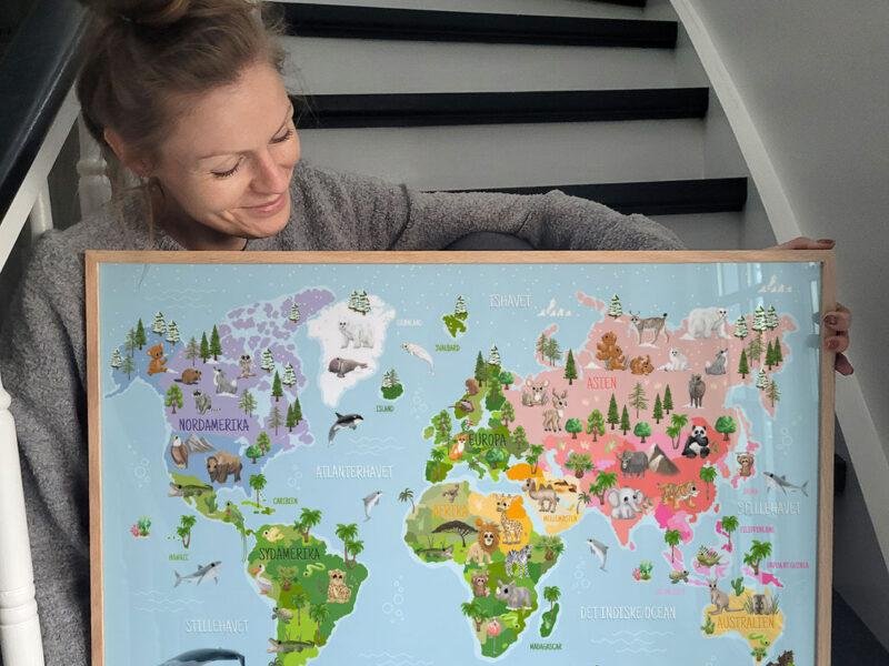 Verdenskort til børn – plakat med dyr [lidt sjovere end dit gamle atlas!]