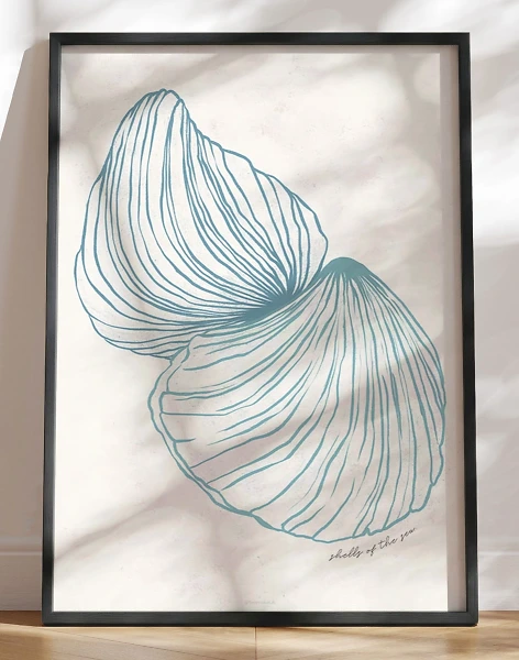Lys blå plakat - Shells of the sea